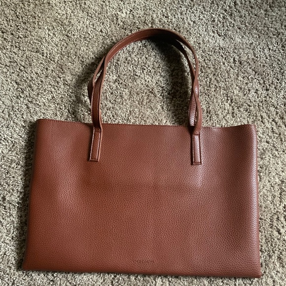 Vince Camuto Leather bag NWOT - Picture 2 of 4